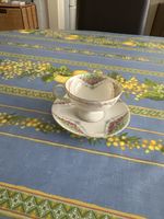 Tasse et soucoupe en porcelaine fine – décor floral romantiq