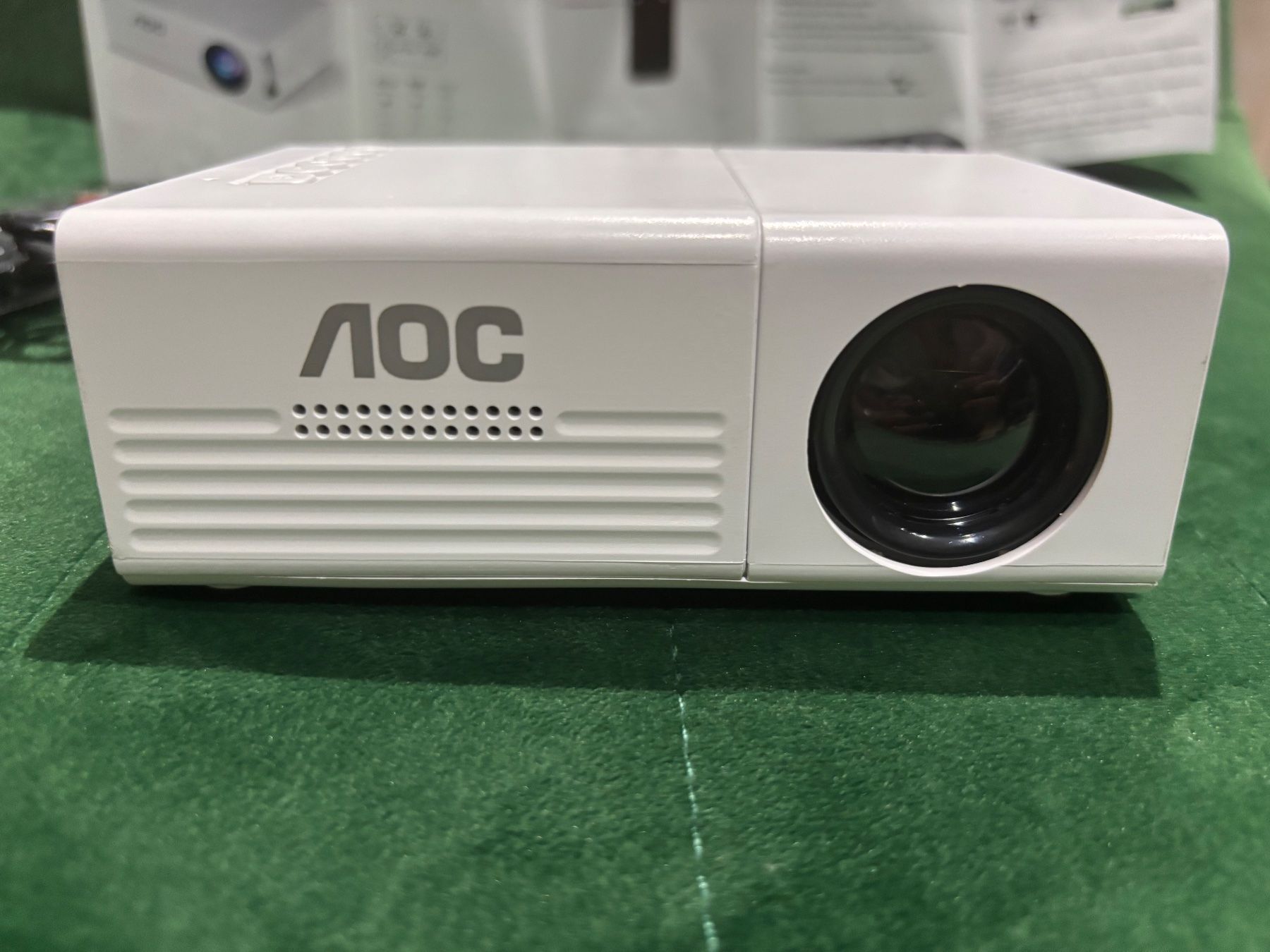 Videoprojektoren: Mini projecteur portable AOC – Neu und originalverpackt aus Conthey von Michel124 5