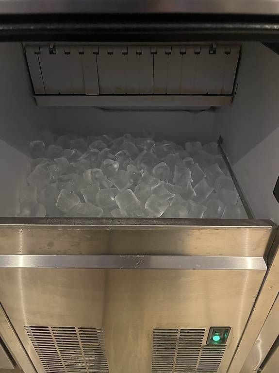 Elettrodomestici da cucina: Eiswürfelmaschine – Usato da Widnau venduto da ladolcevita02 1