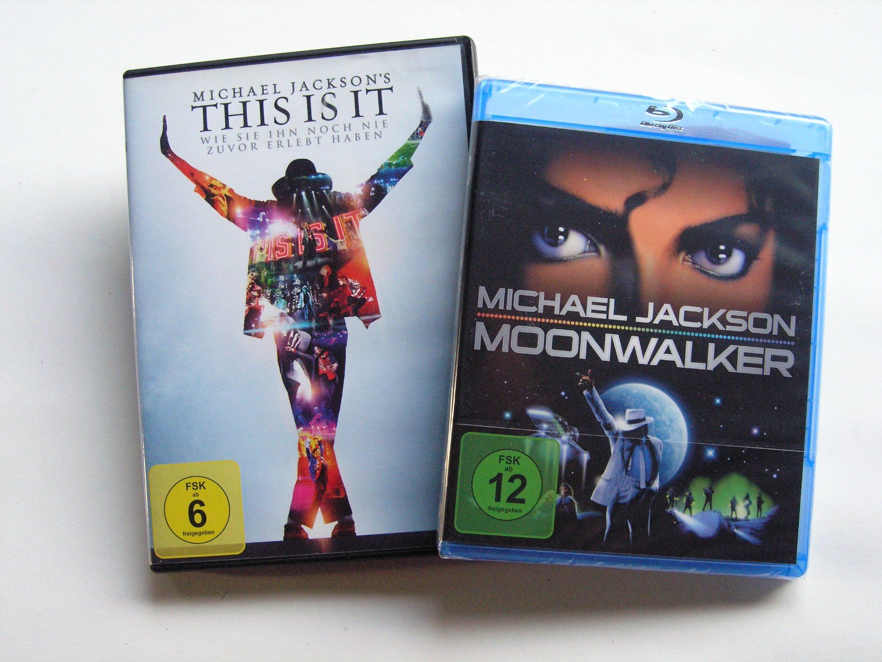 Tutti i DVDs: MICHAEL JACKSON MOONWALKER & THIS IS IT – Nuovo (secondo la descrizione) da Zuzwil SG venduto da vette13 4