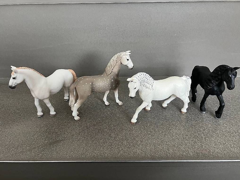 Schleich Giocattoli: Pferde Schleich - NEU – Nuovo (secondo la descrizione) da Oberrohrdorf venduto da Augustus5 2