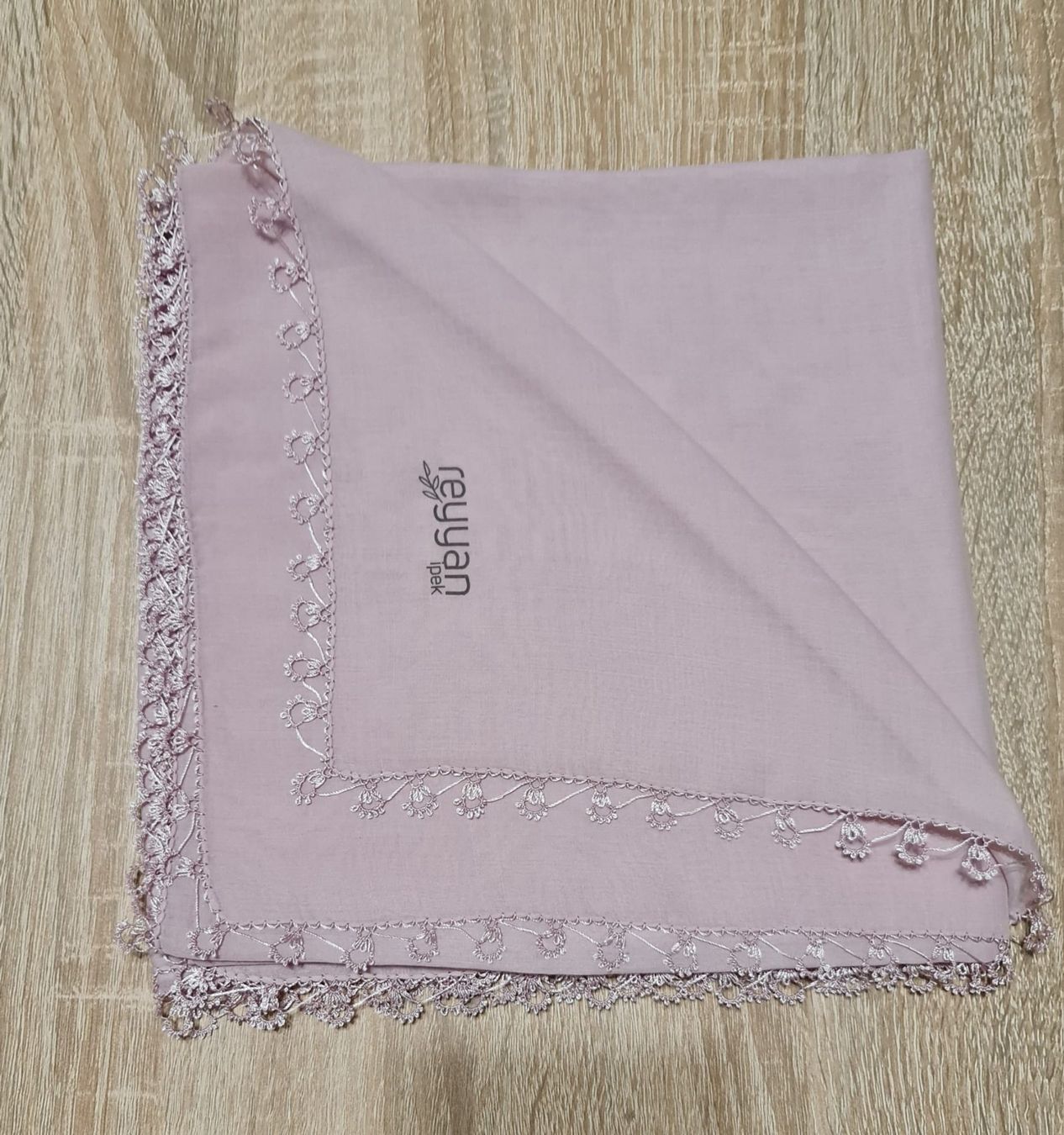 Foulards, Tücher & Schals: Foulard mit handgemachtem Randmuster – Neu und originalverpackt aus Grafstal von sel_yil 1