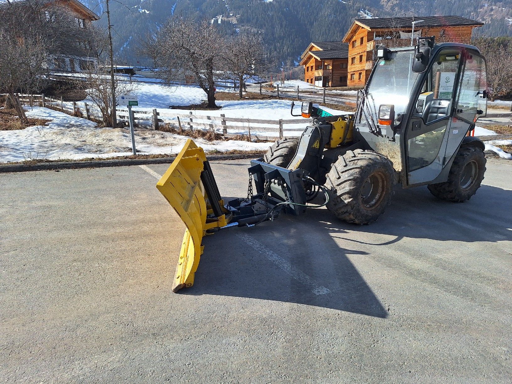 Sgombero neve: Schneepflug Schwenkbar 240cm – Usato da Ernen venduto da Biraemannli15 2