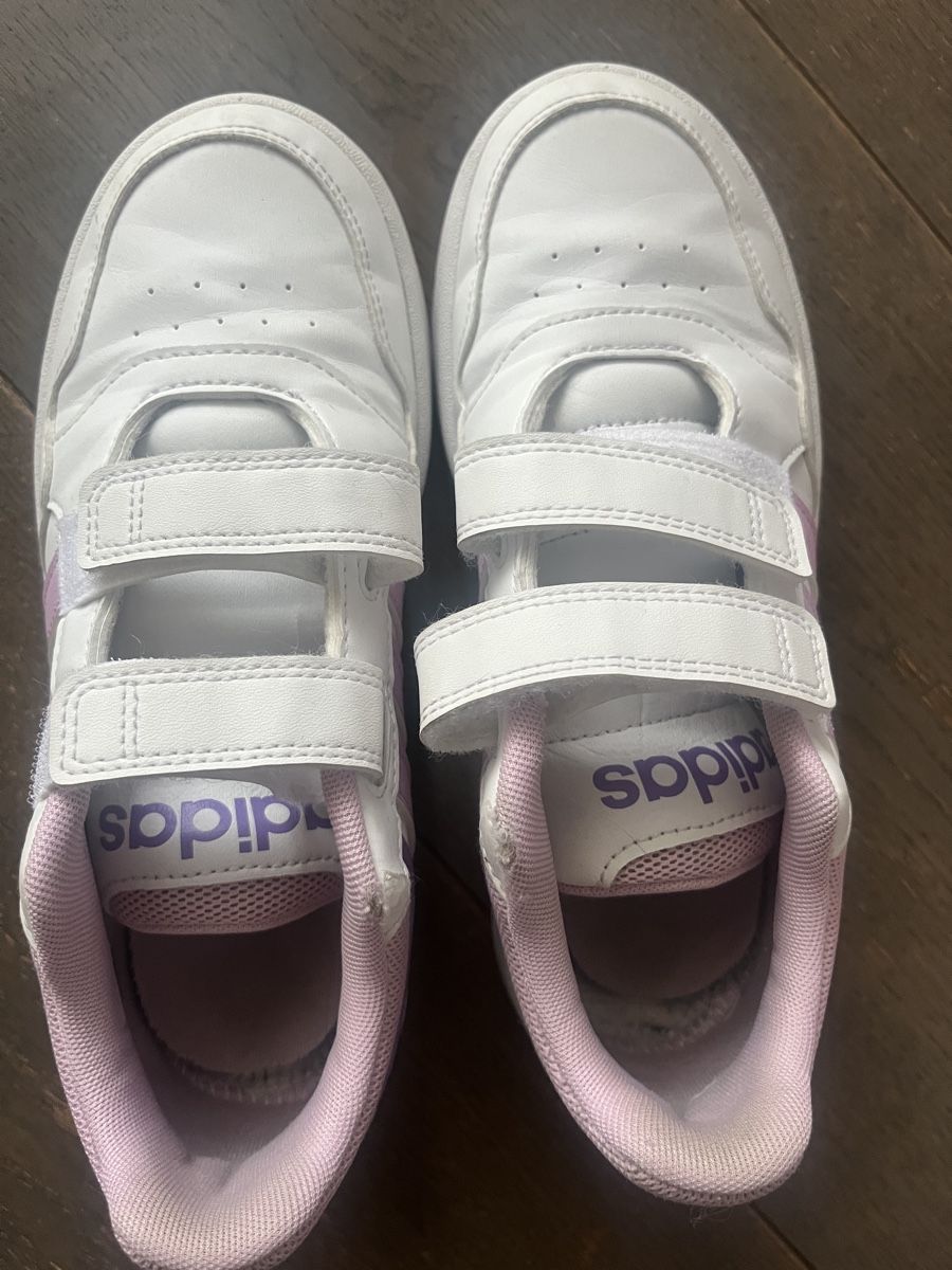 Adidas Schuhe für Mädchen: Baskets Adidas 35 – Gebraucht aus gland von Moral 4