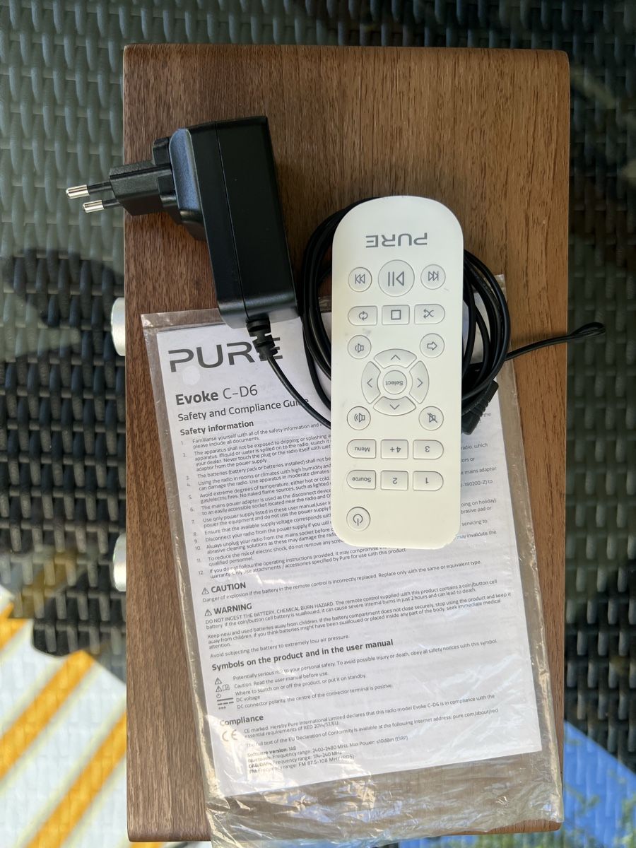 Radio: PURE DAB+ Radio Bluetooth Walnut Wood Good Condition – Usato da Gossau ZH venduto da iulian7 5