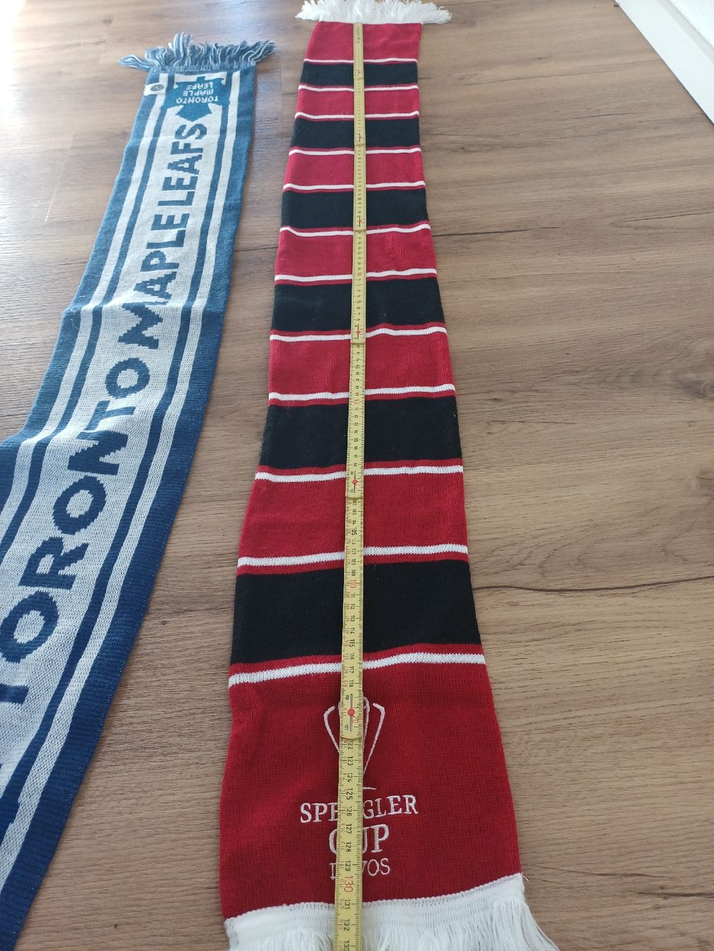 Foulard & Sciarpe: Schals Toronto Maple Leafs NHL Spengler Cup Davos 2 Stk – Usato da Därligen venduto da Musle73 3