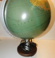 Globus Lampe Kunstoff - funktionstüchtig leuchtet