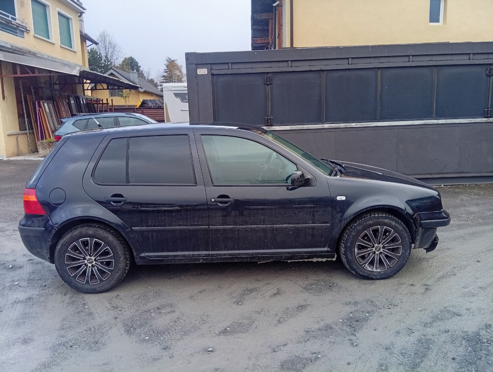 VW Automobili: Golf 4 2001 – Usato da Savièse venduto da mav_clc7 1