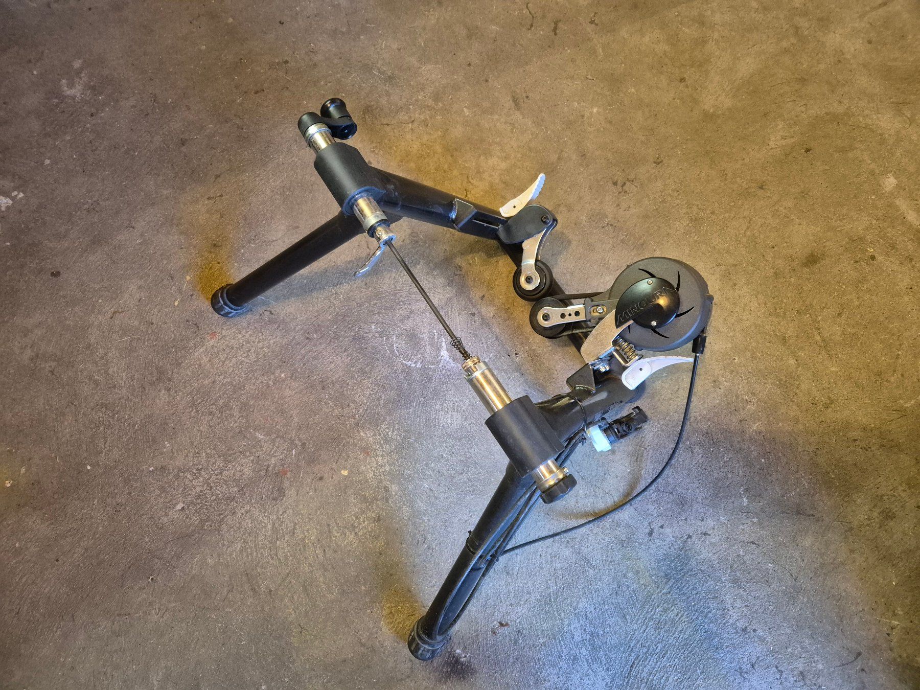 Hometrainer: Velo - Rollentrainer – Usato da Zell LU venduto da Energist 3