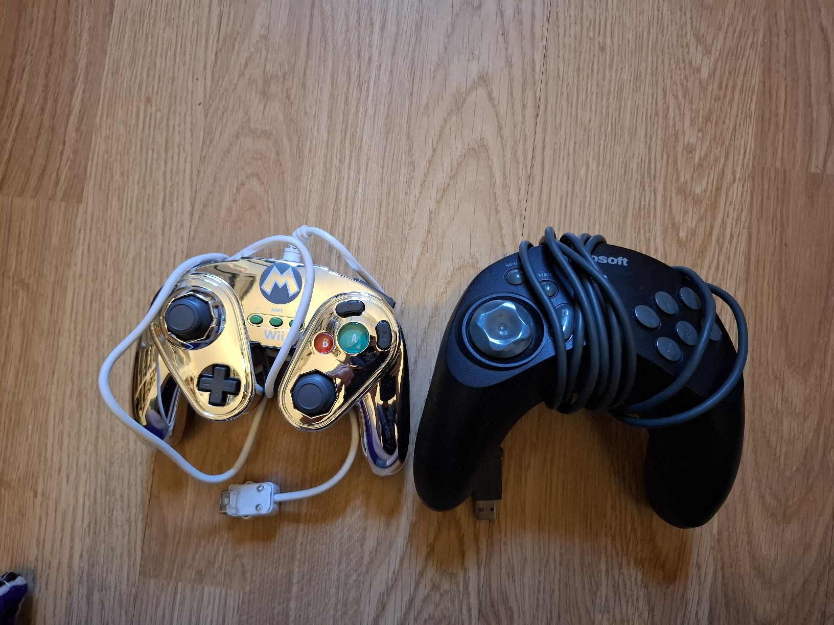 Jeux: Manette Wii + Manette Microsoft, Retro Gaming – D'occasion à Biel/Bienne par st-Pixel