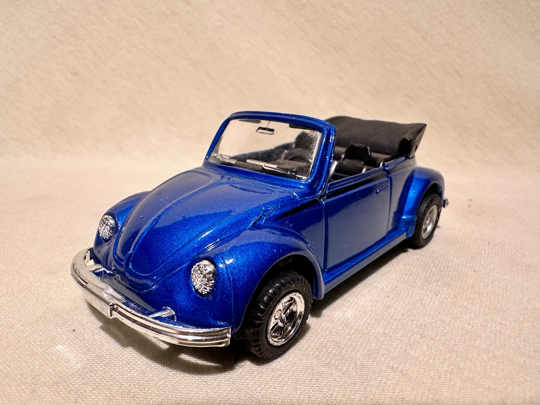Volkswagen Modellautos: VW Käfer Cabriolet , Modellauto – Gebraucht aus Seuzach von Jage 1