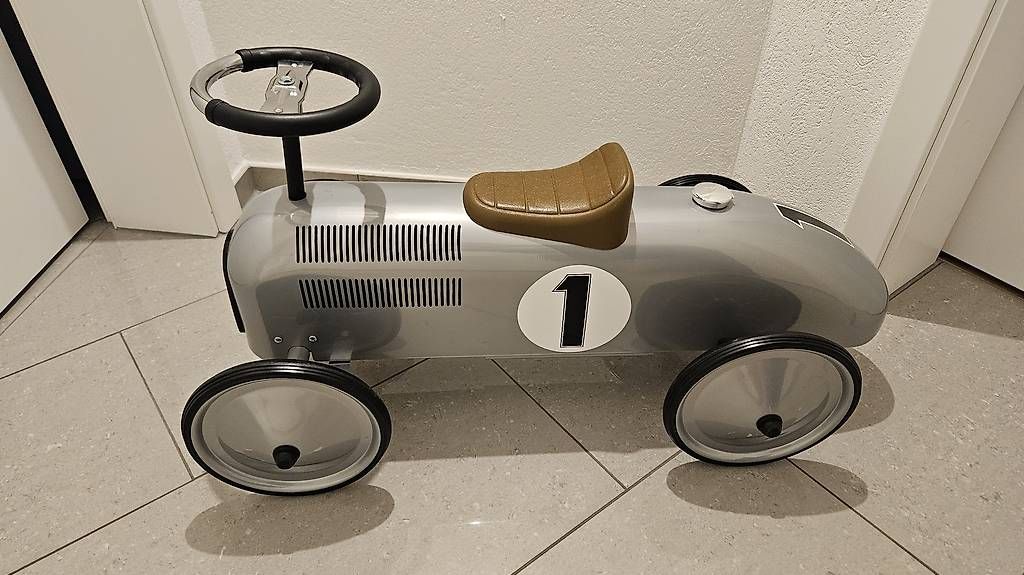 Veicoli per bambini: Stylisches Rutschauto – Usato da Unterlunkhofen venduto da Fcbasel92