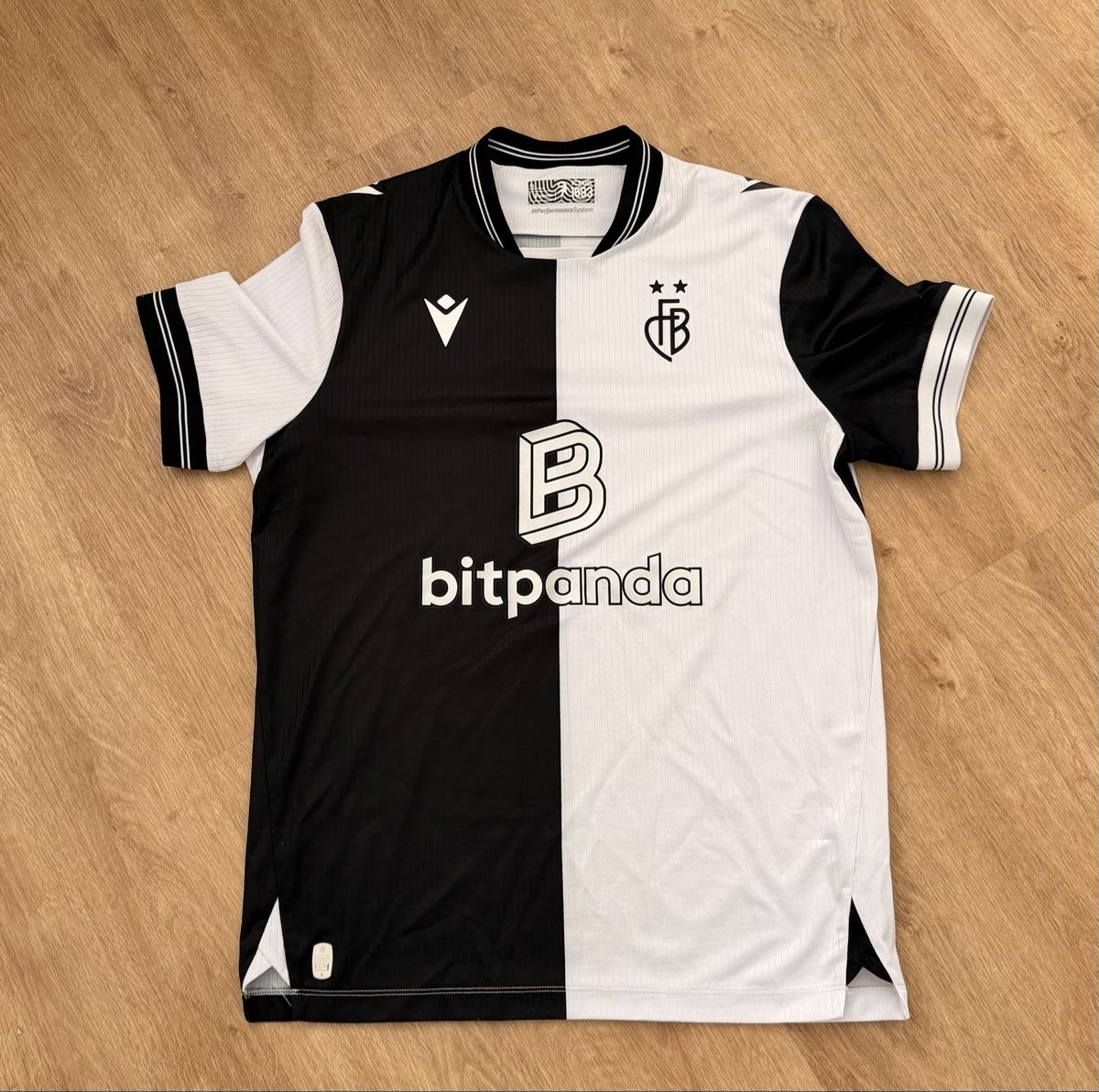 FC Basel Canottiere & Pantaloni: FC Basel Cup Trikot 25/26 - XL – Nuovo (secondo la descrizione) da Kaisten venduto da luc_78n9