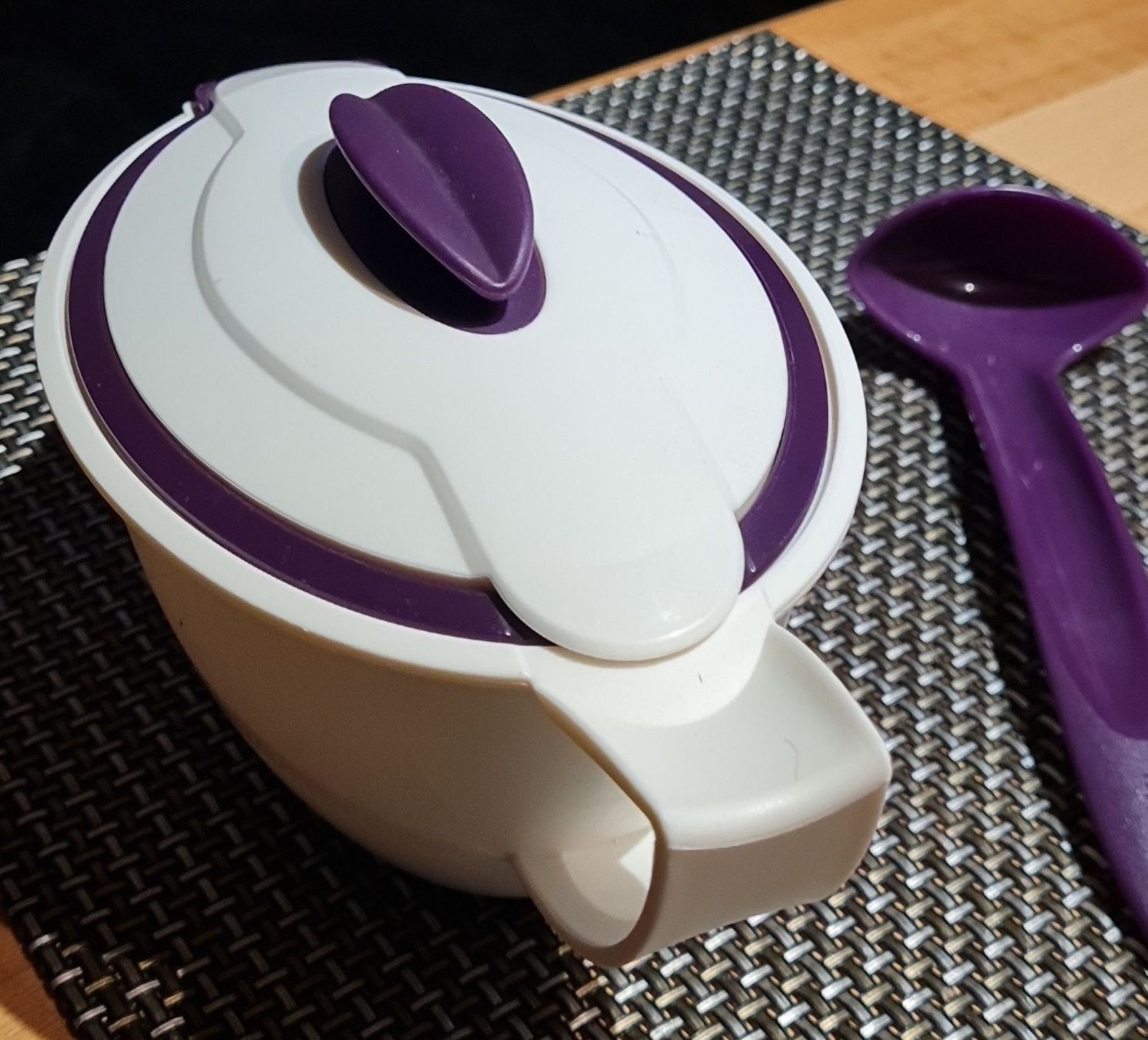 Tupperware Contenitori & Simili: Tupperware Sausiere Saucenwarmhalter neu – Nuovo (secondo la descrizione) da Münsingen venduto da Cuci31