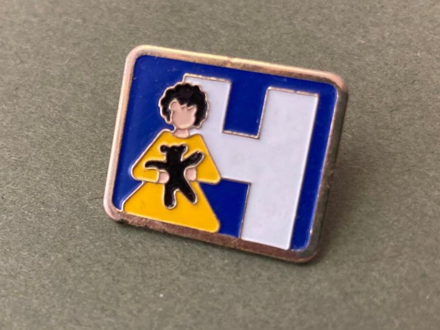 Placchette & Badge: Pin Kinderspital – Usato da Richterswil venduto da Nathan_adler