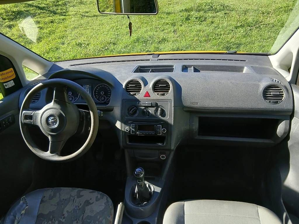 VW Veicoli commerciali: Caddy 2.0 TDI 4x4 – Usato da Ste-Croix venduto da mai_s6b7 3