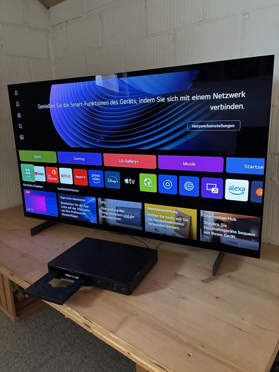 Fernseher: Fernseher LG 42 Zoll 2024 – Neu (gemäss Beschreibung) aus Unterkulm von ennovy57 3