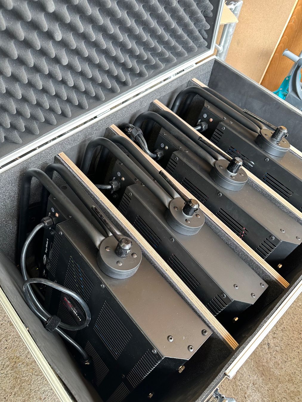 Showtec Lampen: Showtec Stage Blinder 4 DMX – Gebraucht aus heiligenschwendi von Line-out 5