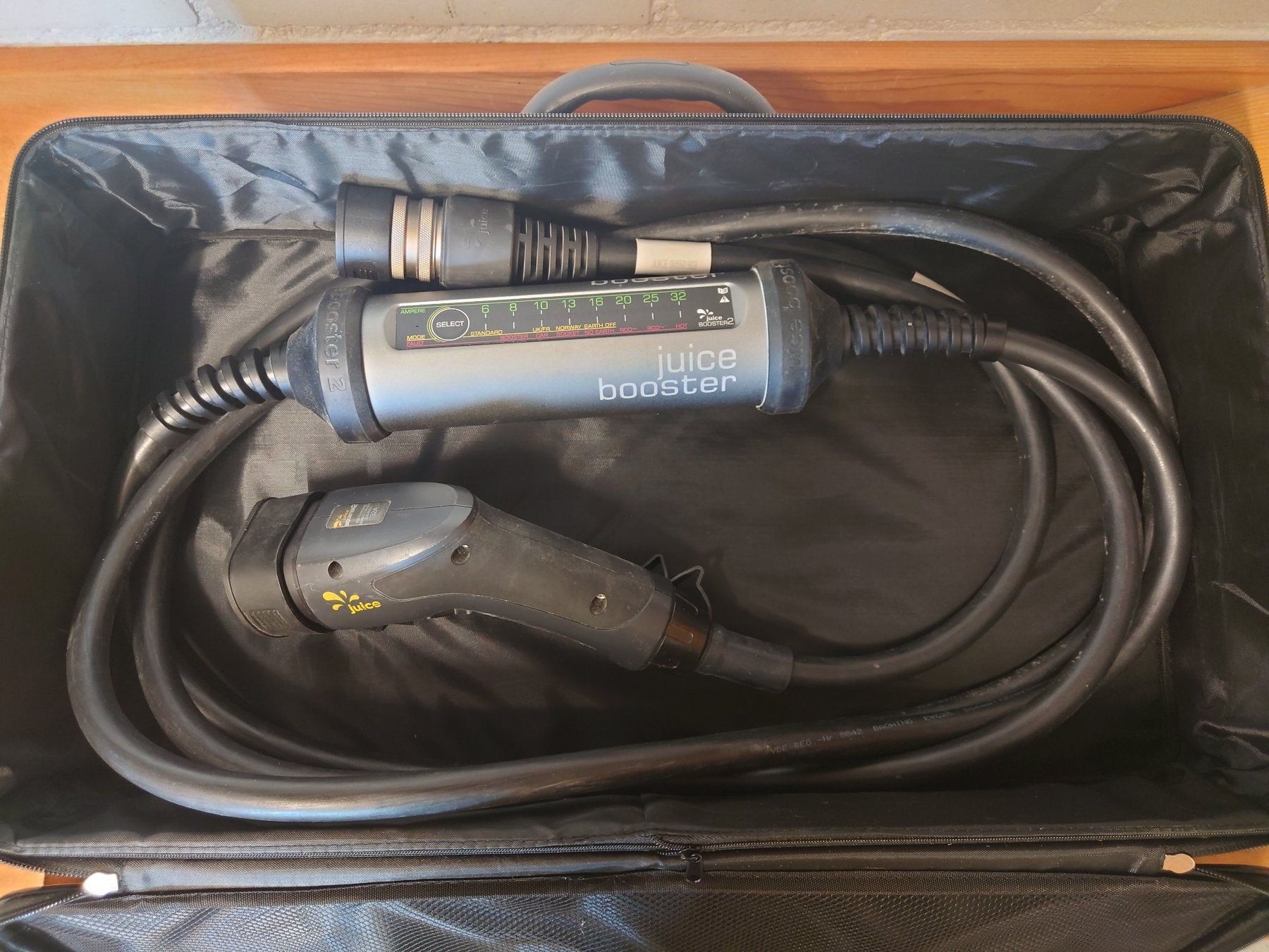 Juice Caricabatterie: Juice Booster 2 Ladegerät inkl. 2 Adapter – Usato da Inkwil venduto da muneli81