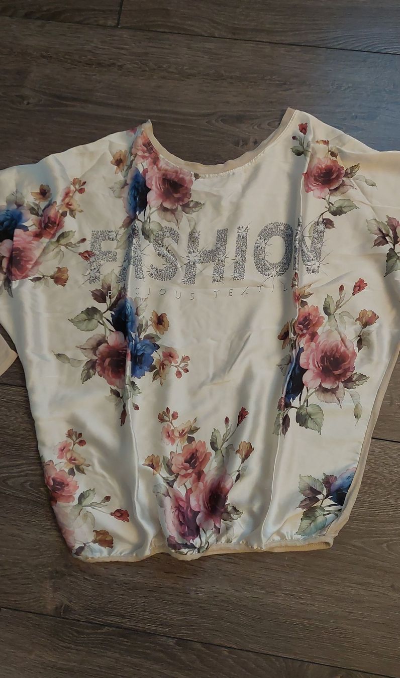 Maglioni & Felpe: Damenpullover Gr. S/M mit Blumenmuster – Usato da Gwatt (Thun) venduto da Letzte-Chance-III