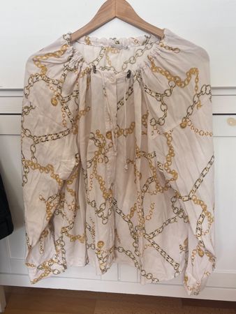 Elegant Chain Print Blouse - Perfect for Springtime!