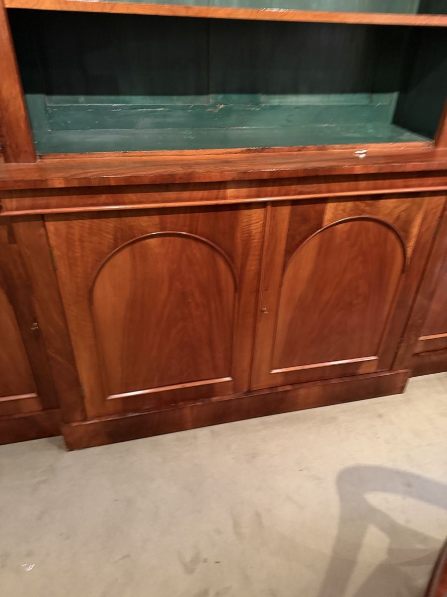 Regale: Bereakfront, open Bookcase Mahagoni viktorianisch um 1850 – Gebraucht aus Wettingen von NickInc 2