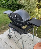 Weber Grill stand draussen und auf dem Balkon