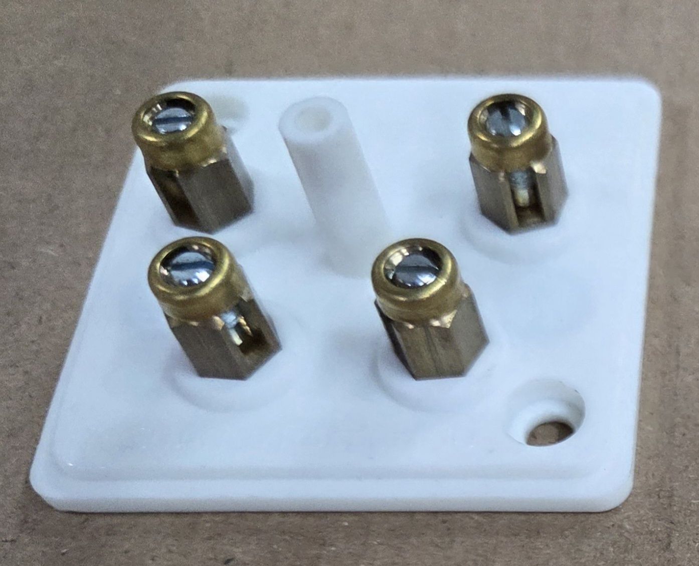 Stromzufuhr: Verteilerdose 4x2,5 mm2 weiss mit Einsätzen neu – Neu (gemäss Beschreibung) aus Kirchberg SG von Bibsli 4