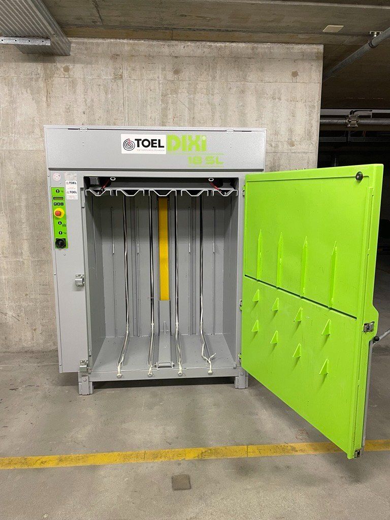 Tutte le macchine: Kartonpresse DIXI 18S – Usato da Biel/Bienne venduto da RanchoRelaxo 2