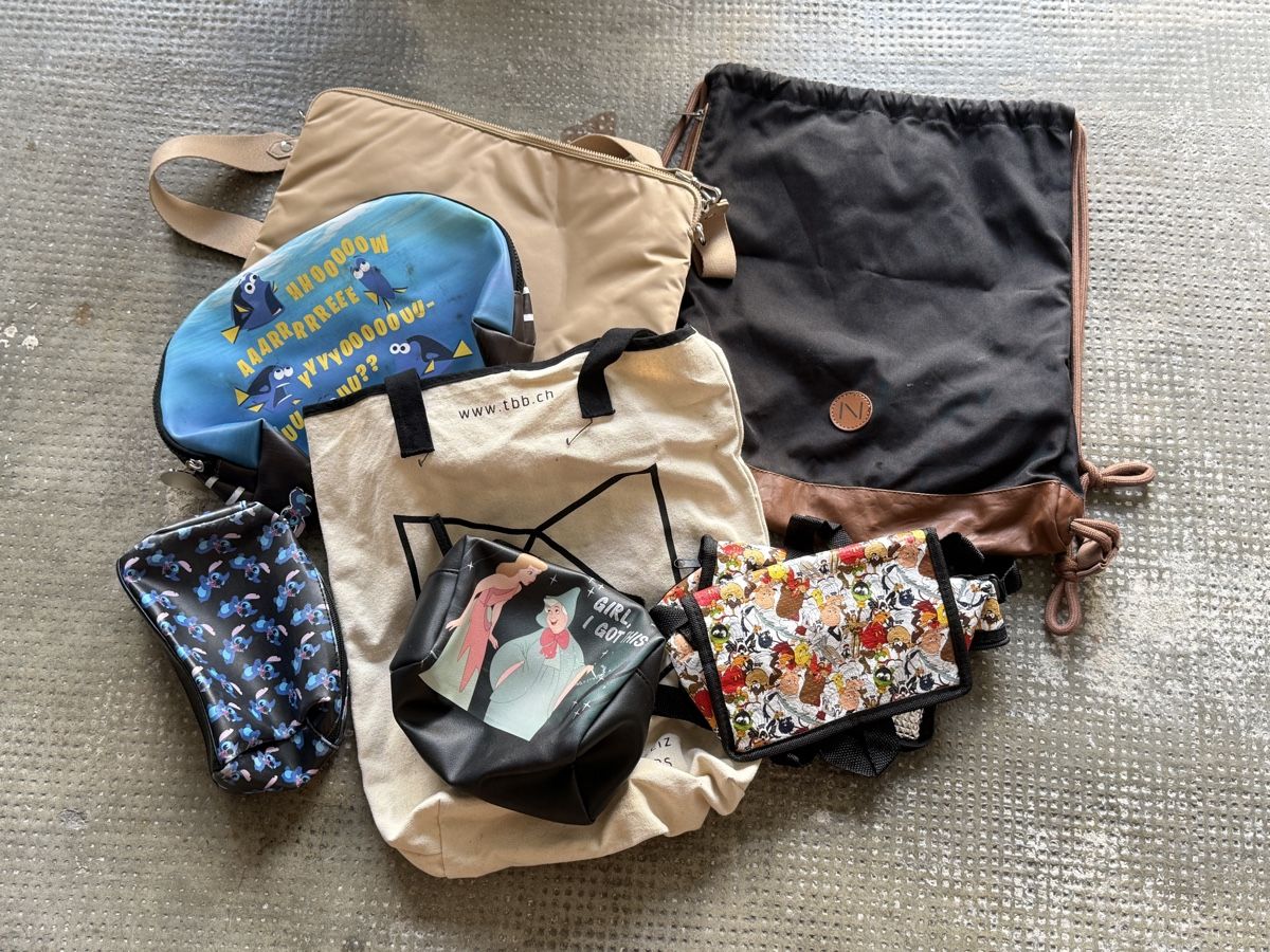 Disney Sacs: Taschen Paket / Flohmarkt – D'occasion à Allschwil par Collector.Shop.Swizz 2