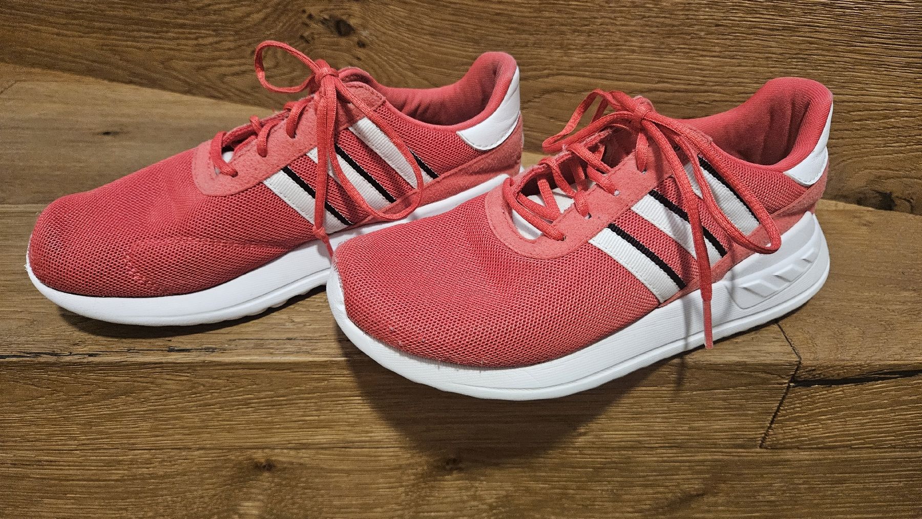 Adidas Scarpe per ragazze: Adidas Hallenschuhe Gr. 35 – Usato da Rickenbach LU venduto da tramonto5 1