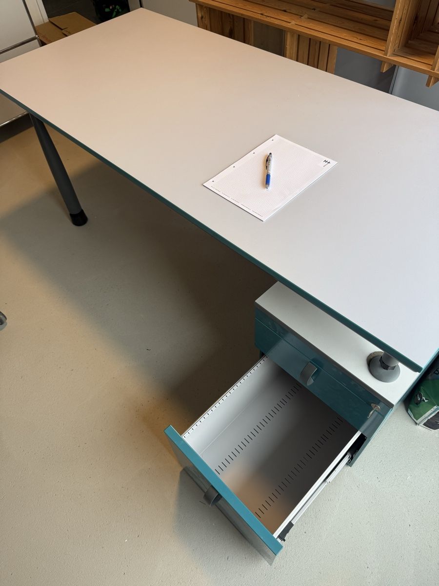 Lista Scrivanie: Bürotisch/ Pult Lista – Usato da Erlinsbach SO venduto da n123h 1