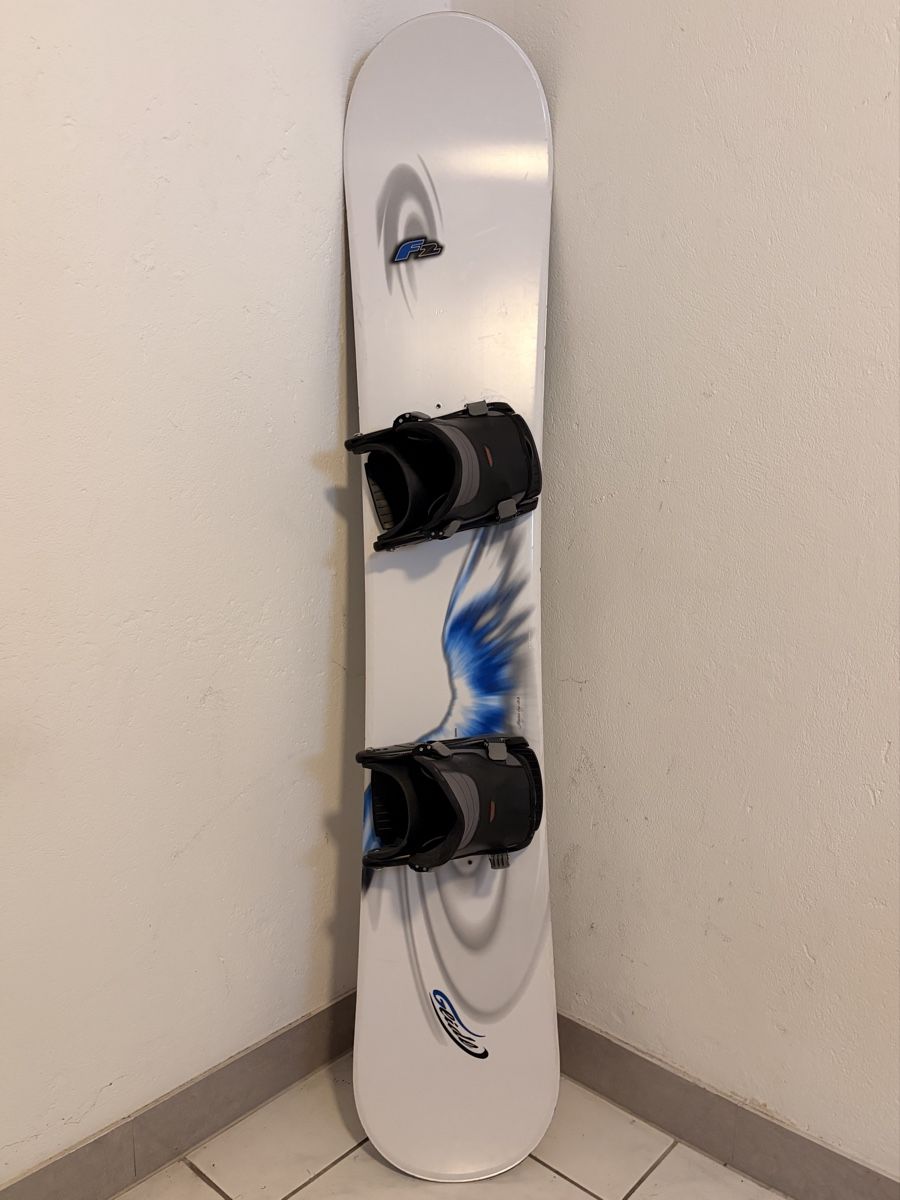 Board: Vintage Snowboard - Weiss  – Usato da Bern venduto da jus_nkp7 2