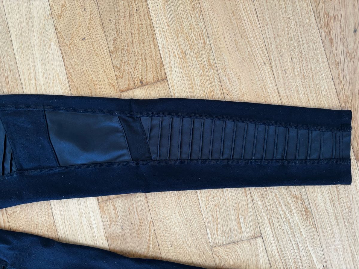 Alo Yoga Leggings: Legging noir Alo, taille haute, M – Usato da Bulle venduto da nathydaenzer 2