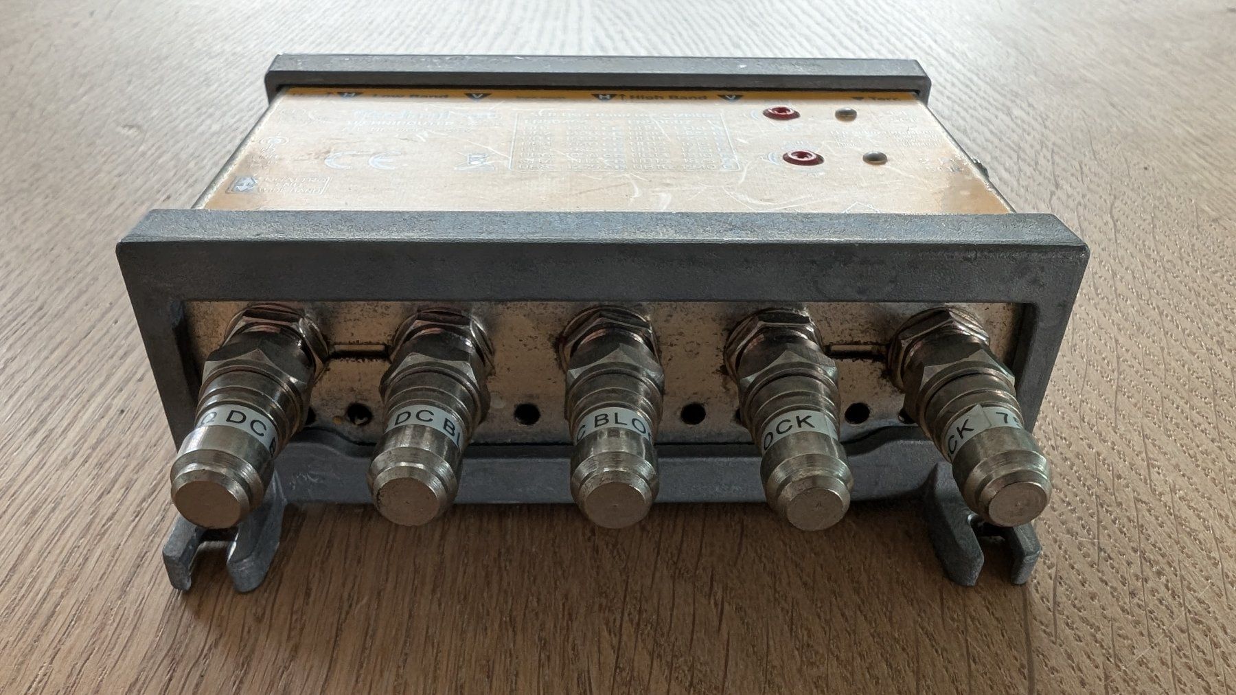 Modems & Router: TechniSat TechniRouter 5/2x16 – Gebraucht aus Zürich von nicolasmai 3