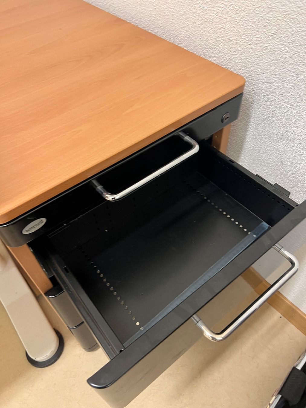 Korpus: Werndl Büromöbel Rollcontainer mit 3 Schubladen, Top! – Gebraucht aus Rüschlikon von iceland007 7