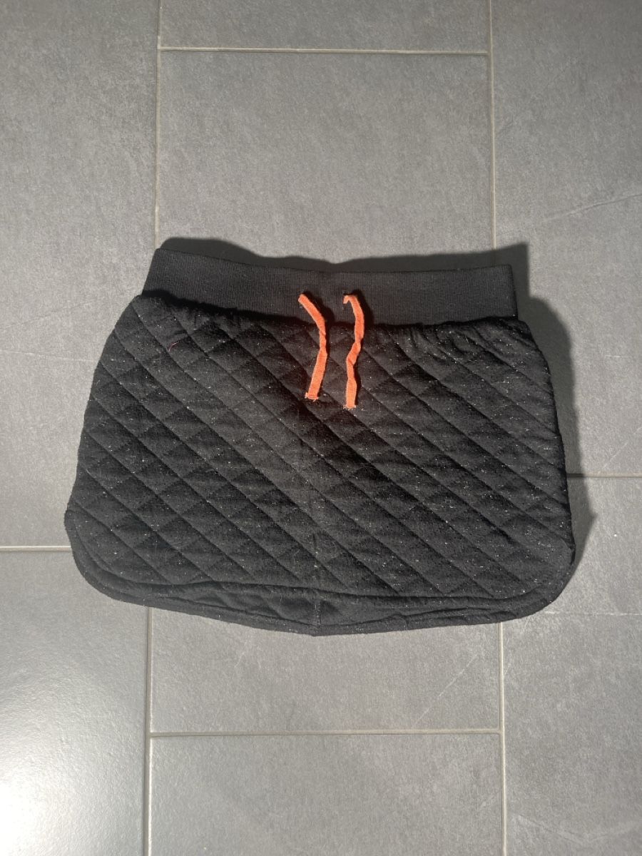 C&A Vestiti & Gonne: Kurzer Stepprock, Grösse 152, schwarz, C&A – Usato da Fulenbach venduto da F8