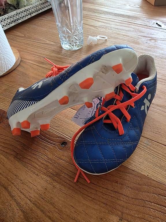 Scarpe da uomo: Fussball Schuhe – Usato da Birmenstorf AG venduto da JenniferLopetrone 1