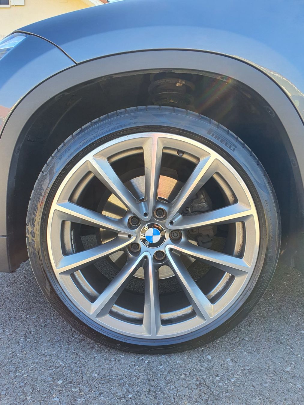 BMW Autos: Bmw X1 2.0i dès 1.- – Gebraucht aus Froideville von tra_n6rb 9