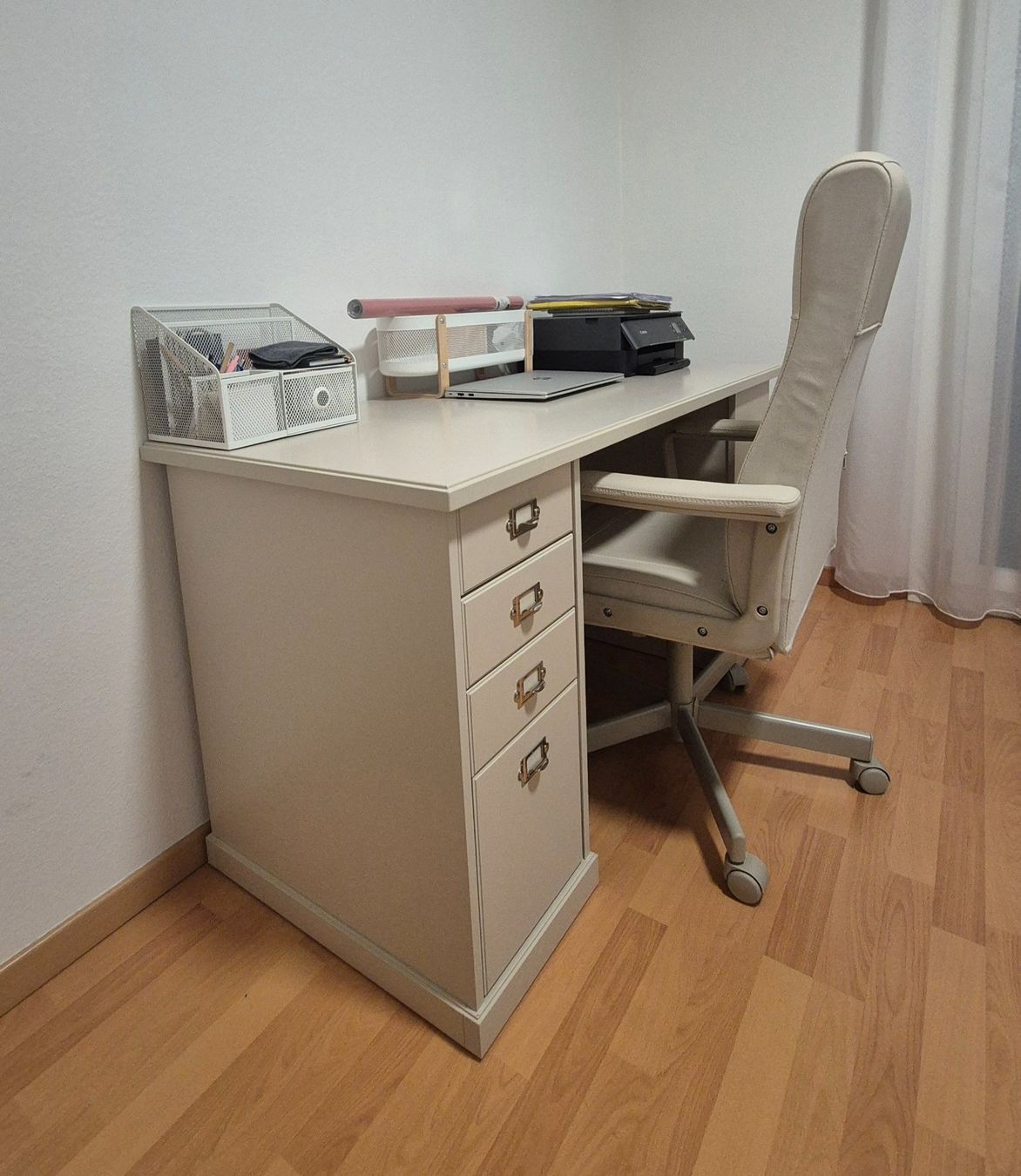 Ikea Scrivanie: Bürotisch mit Stühle – Usato da Mellingen venduto da Loewe2006 1