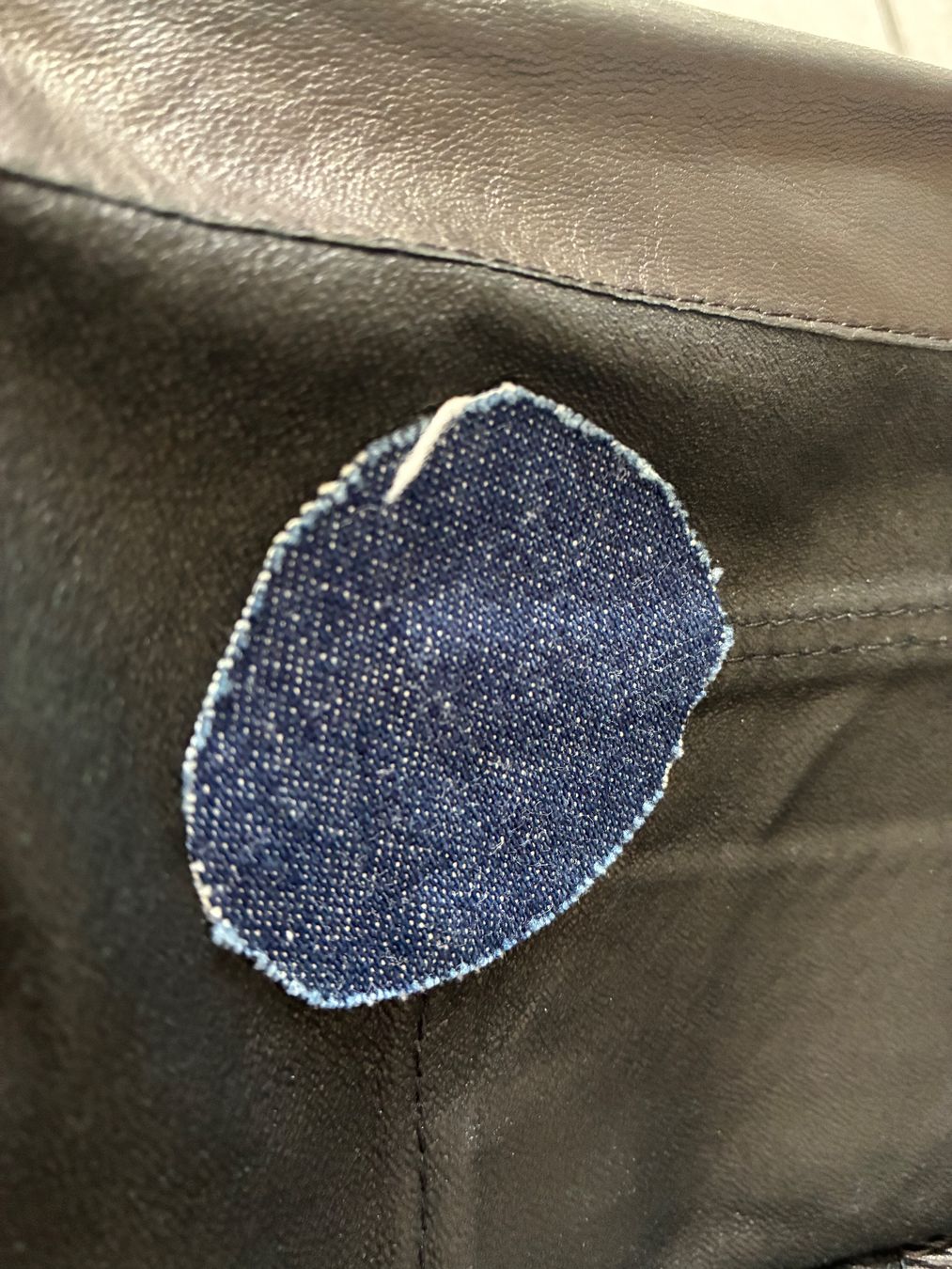 Gucci Pantalons: Gucci Lederhose, schwarz, Grösse 54 – D'occasion à Carona par LaDark11 7