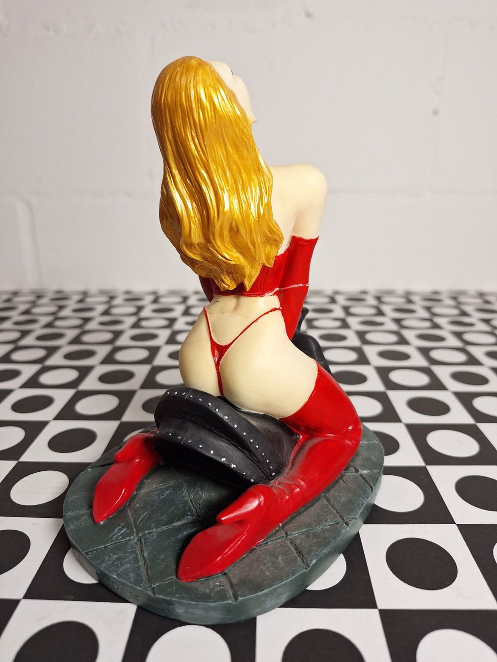 Statuette: Erotik Figur – Usato da Niederhasli venduto da ZZoki 2