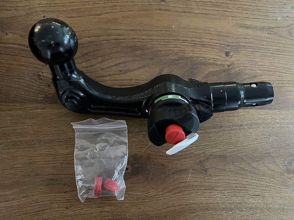 Ganci per rimorchio: Tesla Anhängerkupplung Model Y - NEU – Usato da Schenkon venduto da sparrow81 1