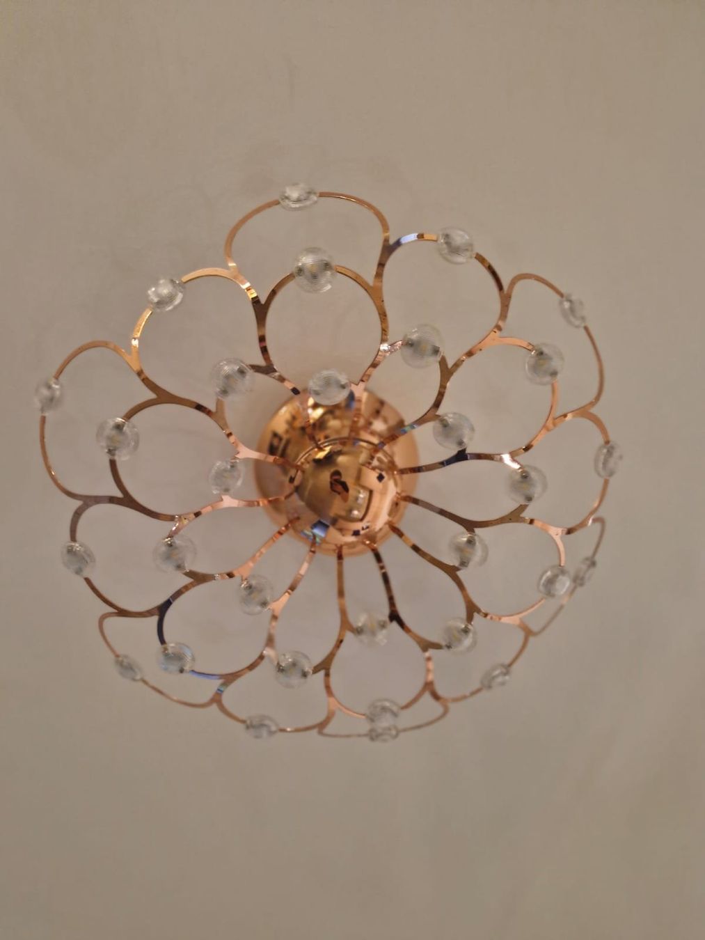 Lampadari & plafoniere: Moderne LED-Deckenlampe in Blütendesign (Roségold) – Usato da Egg b. Zürich venduto da Cristina-V