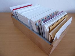 Interessante Holzbox mit Belegen und Karten Schweiz