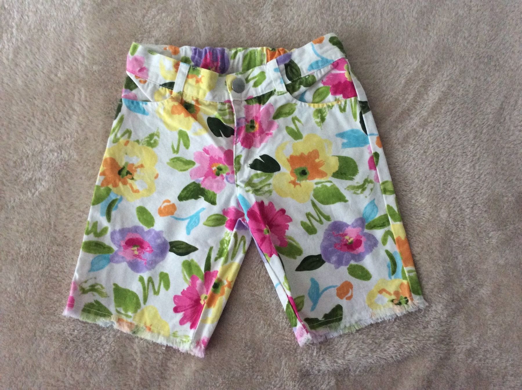 Hosen: Shorts für Mädchen 6J – Neu (gemäss Beschreibung) aus Riehen von apo_n7lm
