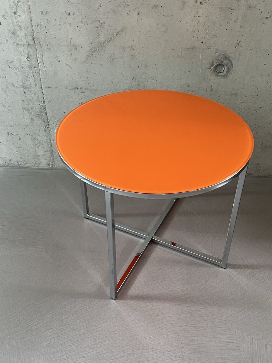 Tavoli: 70er Jahre Couchtisch Chrom mit Glasplatte – Usato da Wabern venduto da La-Vitrine 2