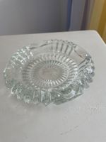 Aschenbecher aus Klarglas, rund geriffelt, retro