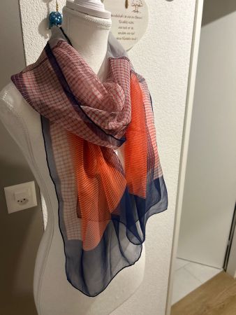 Elegantes Foulard orangerot / blau ca.176 x 40 cm