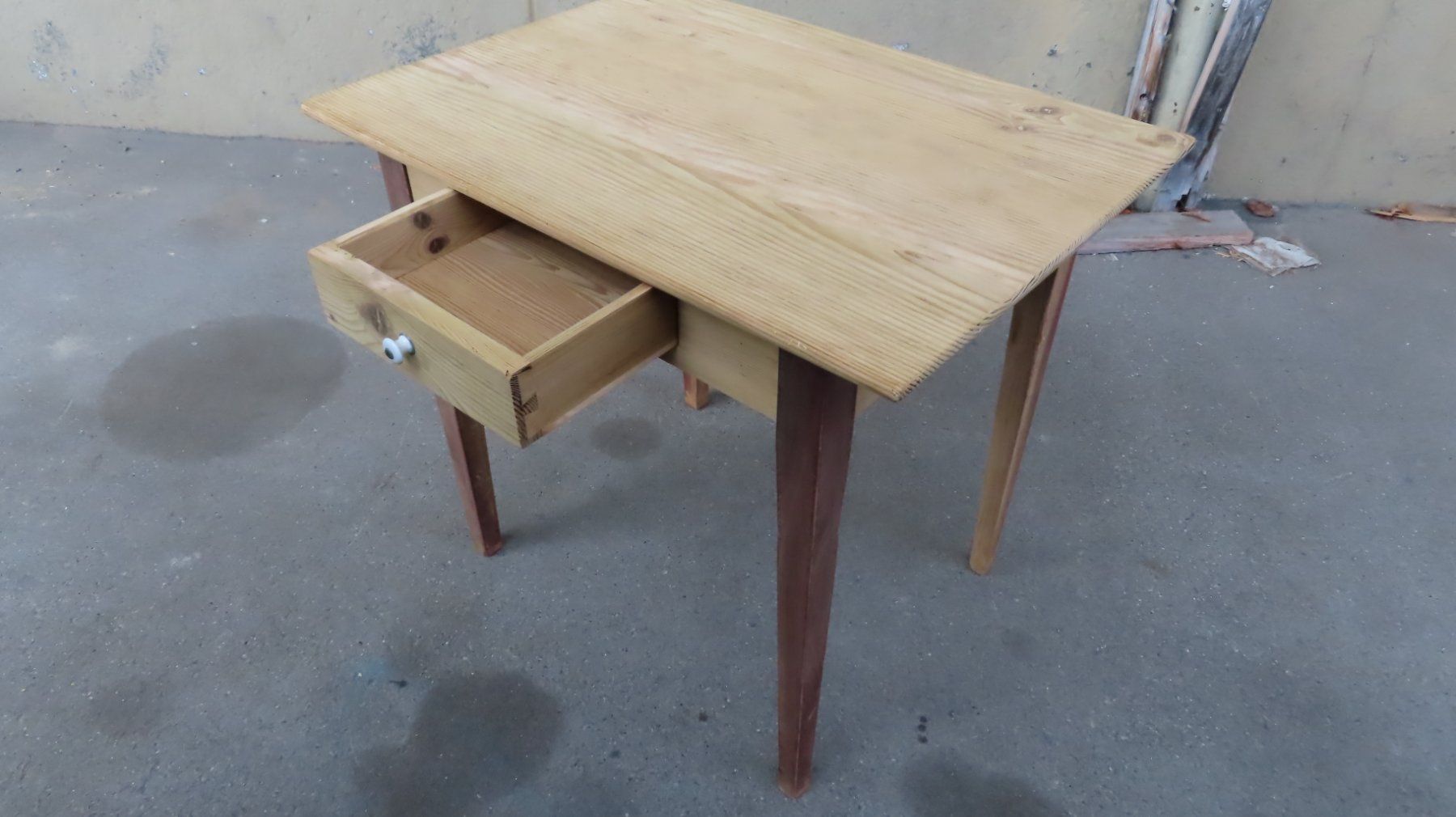 Tables: Antikes Tischen Restauriert mit Schublade – D'occasion à Wil SG par Athi 6